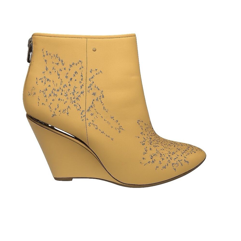 REBECCA MINKOFF BEIGE STUDDED LEATHER WEDGE BOOTS SZ 7